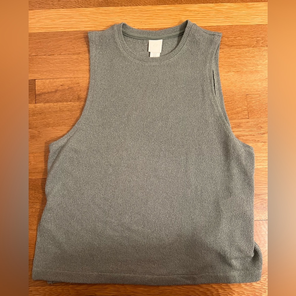 H&M size M green knit top